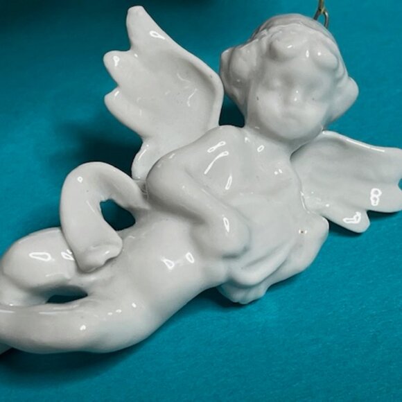 White Glazed Ceramic Cherub Angel Playing Mandolin Christmas Ornament 3.25" - Picture 7 of 15